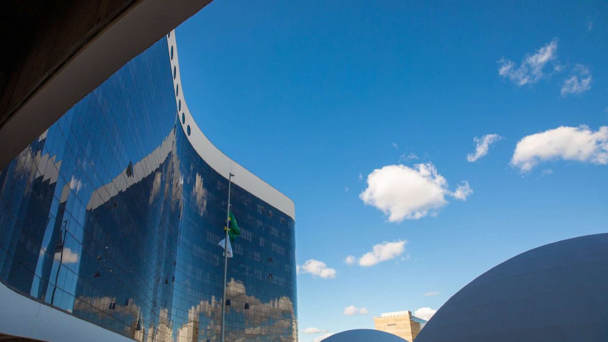 Tribunal Superior Eleitoral no DF Foto: Luiz Roberto/TSE TSE reforça proibição de uso de criptomoedas e pede transparência nas eleições nacionais