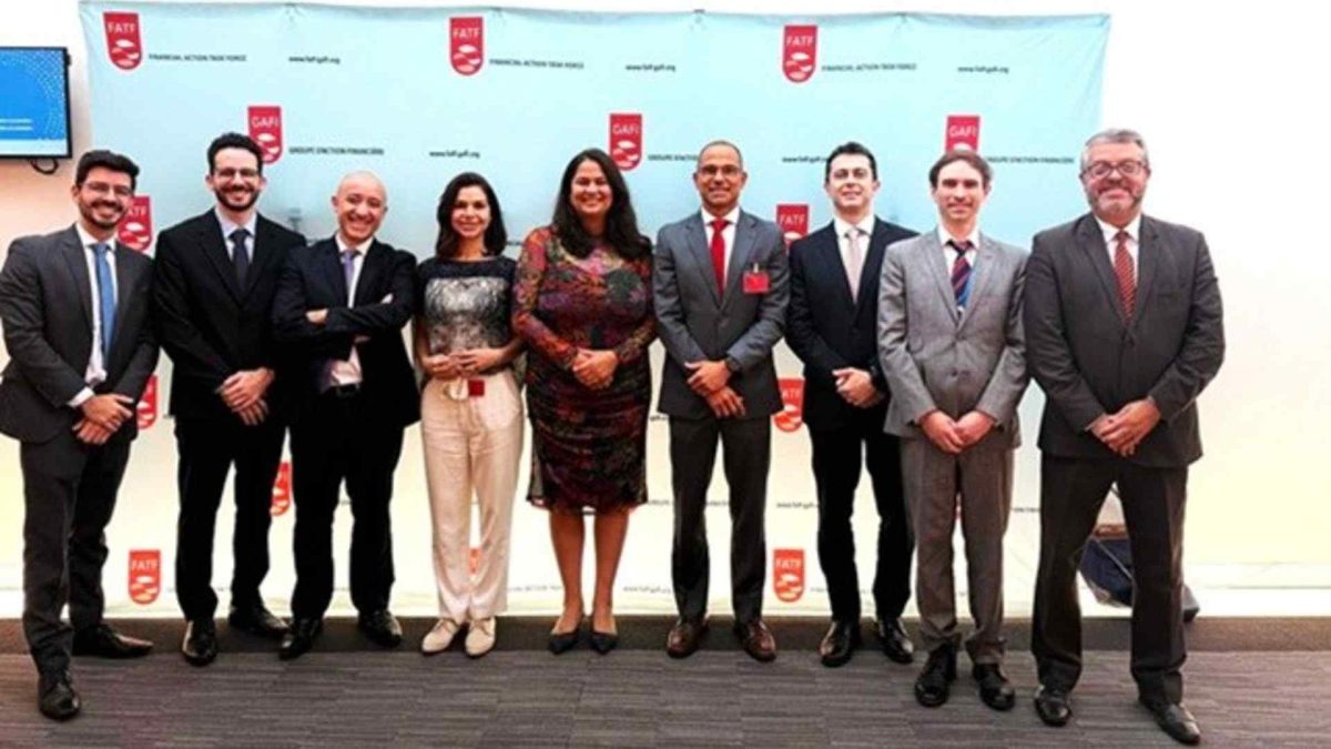 Comitiva do Coaf em reunião do GaFi