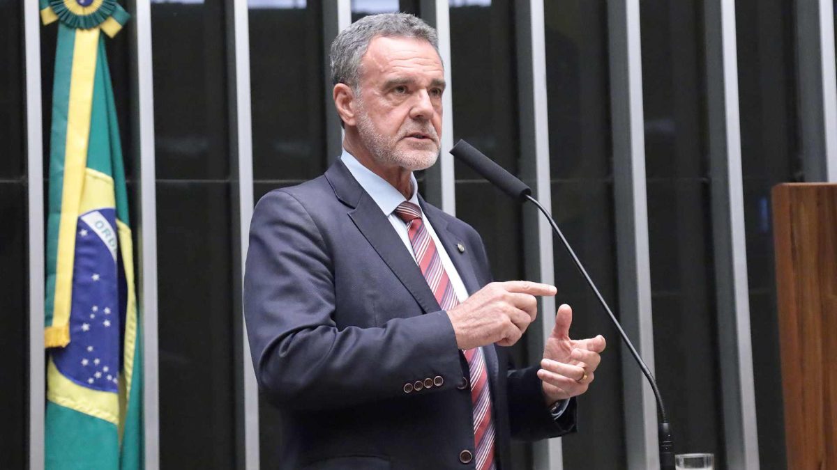 Deputado Daniel Almeida Deputado do PCdoB defende blockchain verificando bets de brasileiros com uso do Pix