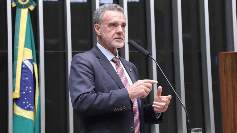 Deputado Daniel Almeida Deputado do PCdoB defende blockchain verificando bets de brasileiros com uso do Pix