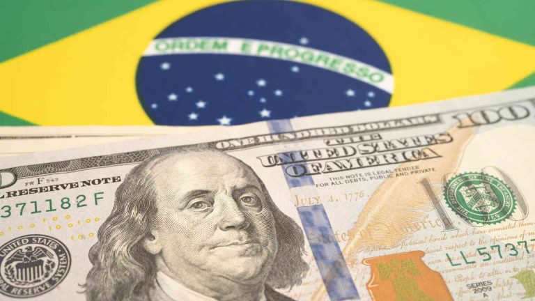 Foxbit já responde por mais de 41% do dólar digital negociado no Brasil e agora vira infraestrutura financeira completa para bancos e fintechs