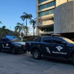 Viaturas da Receita Federal do Brasil Após operação contra dona da BetNacional, Receita diz que atualizou e-Cripto e iniciará cruzamento global de dados no próximo ano