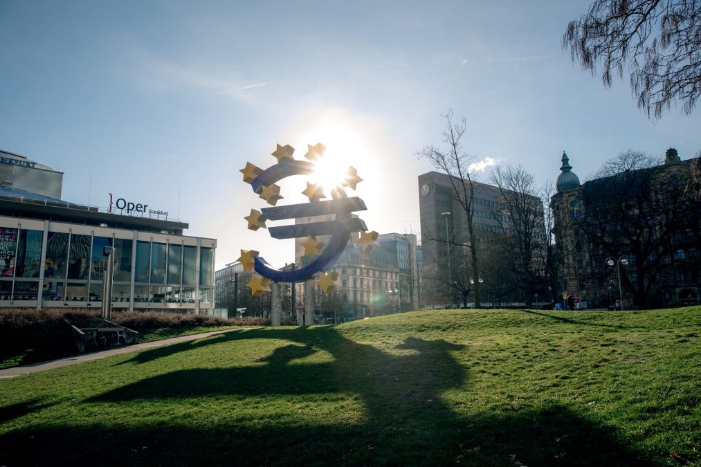 Banco Central Europeu precisa adotar a tecnologia blockchain, diz dirigente