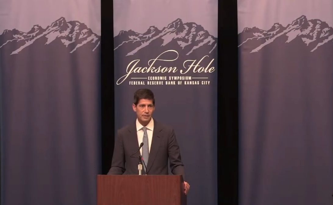 Falas de Kevin Warsh em Jackson Hole esfriam rali do Bitcoin