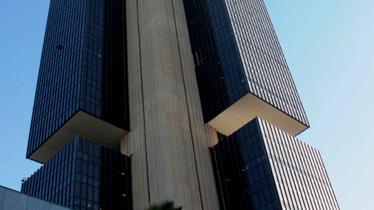 Apenas dez empresas corretoras de bitcoin no Brasil devem conseguir aprovação do Banco Central