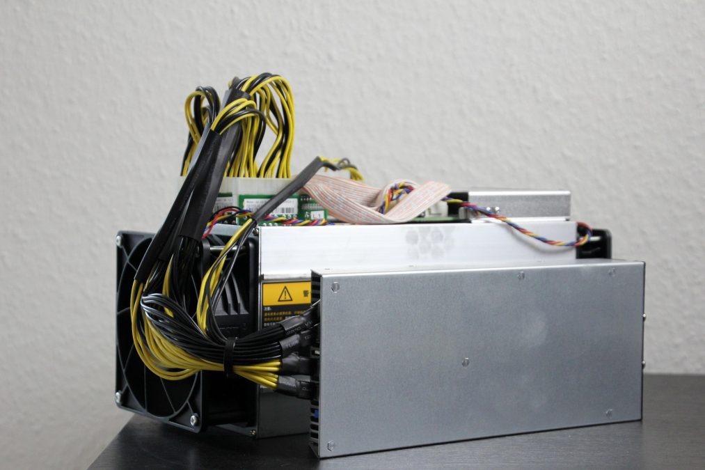 CoinShares destaca pressão sobre mineradoras de Bitcoin e afirma que empresas continuarão migrando para setor de IA