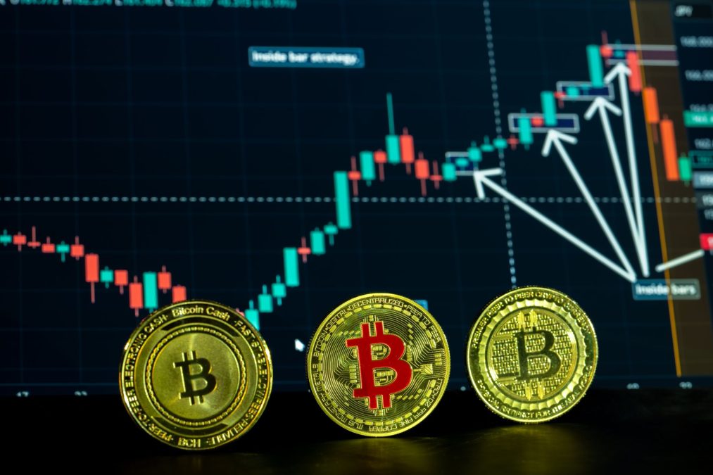 ETFs de Bitcoin registram entradas de US$ 999 milhões, as maiores desde outubro de 2025