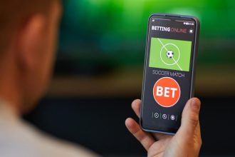 Aplicativo de bet no celular Justiça de SP autoriza Stake a operar até 25 de outubro após proibição das bets