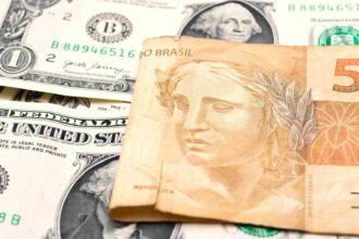 Dolar e Real Brasileiro Dólar em queda em 2026: Anbima explica se ainda vale investir em fundos cambiais