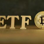 ETF com símbolo do bitcoin ao lado