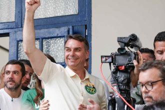 Foto: Fernando Frazão/Agência Brasil Flávio Bolsonaro durante eleições 2026