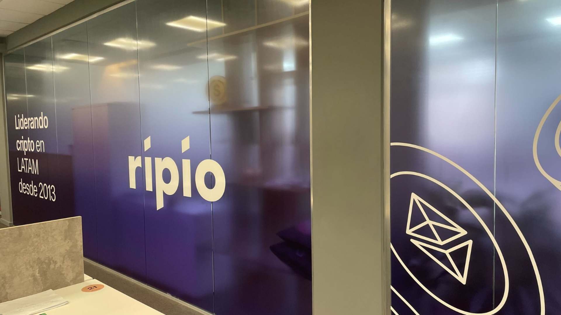 Corretora Ripio anuncia fim do suporte ao Pix e vai encerrar negociações de clientes dia 29 de outubro, mas CEO indica que exchange segue “firme no Brasil”