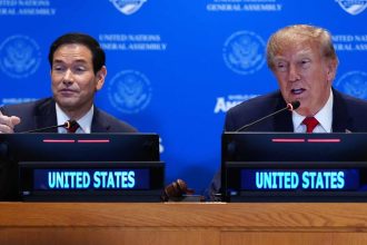 Marco Rubio ao lado de Donald Trump EUA rastreamento de bitcoin e criptomoedas
