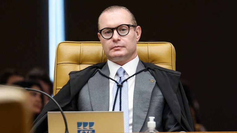 Ministro Cristiano Zanin Brasileiro que movimentou R$ 1 bilhão em criptomoedas e fugiu do país tem recurso negado no STF