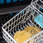 Bitcoin em carrinho de compras