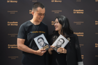 Changpeng Zhao e Yi He