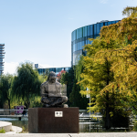 Estátua de Satoshi Nakamoto na Áustria