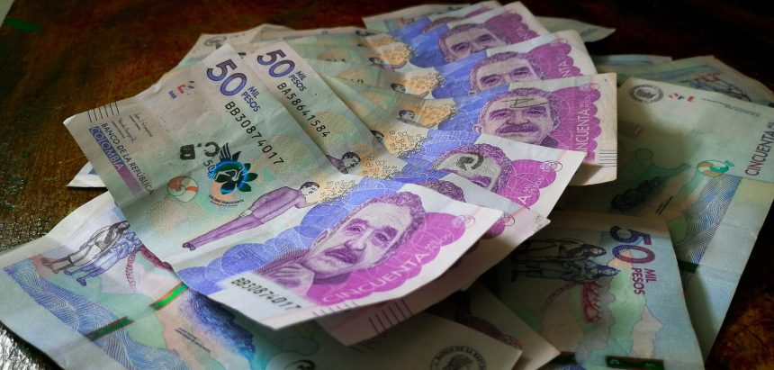 Pesos colombianos